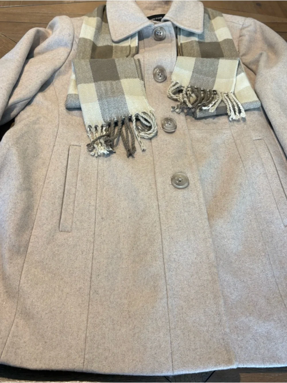 London Fog Peacoat Women’s Size XL, Beige, With Scarf. - Picture 3 of 7